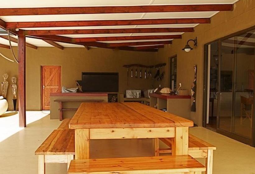 Hotel Ufumene Game Lodge 9