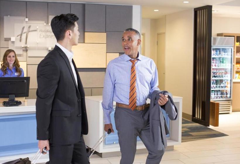 Hotel Holiday Inn Express Bangkok Soi Soonvijai 15