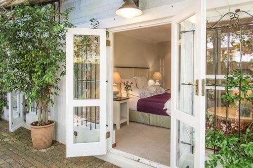 Pension Hedge House 17