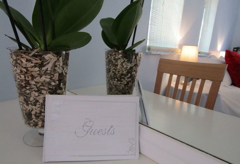 Woodlands Retreat 18