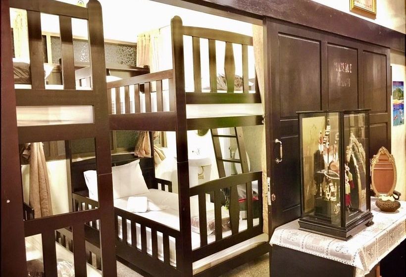 Srisomboon Hostel 12