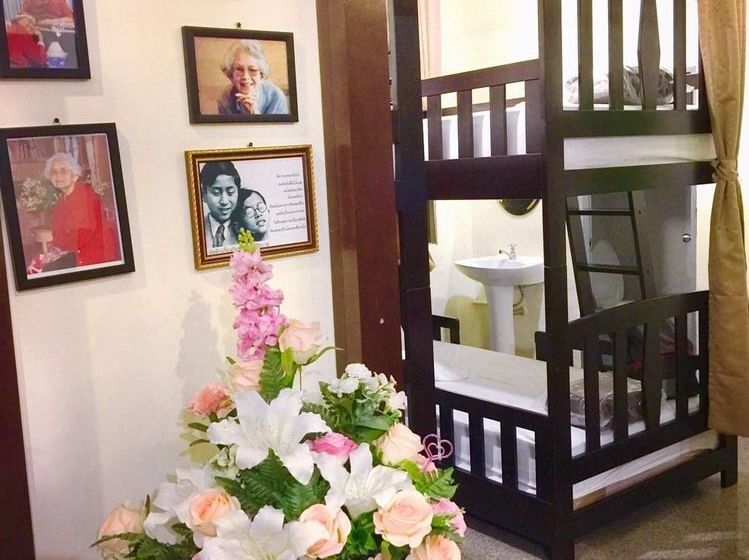 Srisomboon Hostel 13