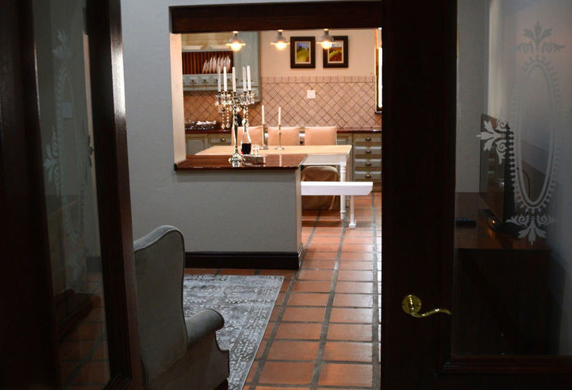 Bed and Breakfast Elegant Manor Rustenburg Guest House 18