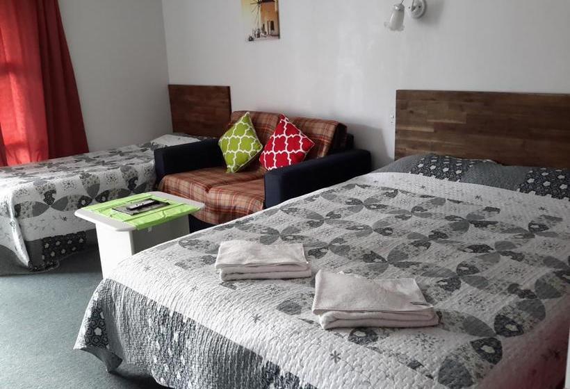 Papakura Pioneer Motor Lodge & Motel 1