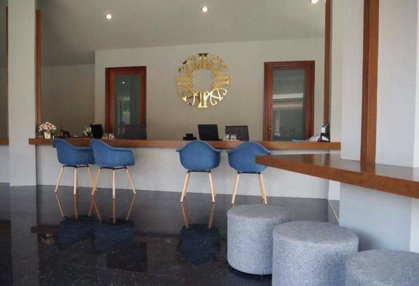 Hotel Asara Private Beach Resort 10