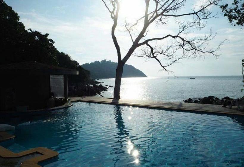 Hotel Asara Private Beach Resort 7