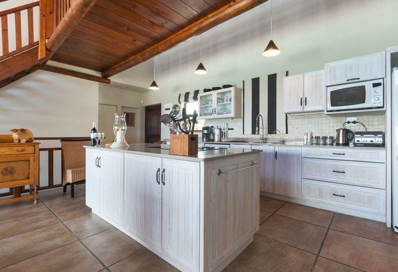 Whale Huys Luxury Oceanfront Villa 14