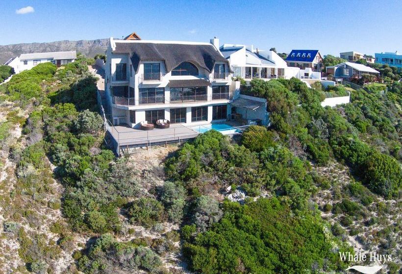 Whale Huys Luxury Oceanfront Villa 17