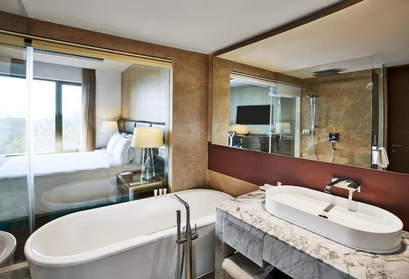 Hotel Hilton Garden Inn Lucknow 1