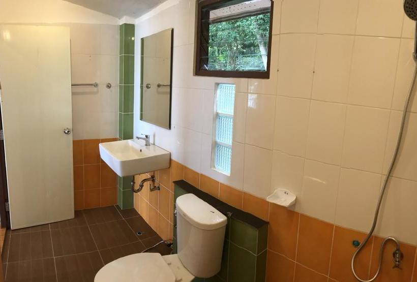 Resort Paradise Beachfront Bungalows 13