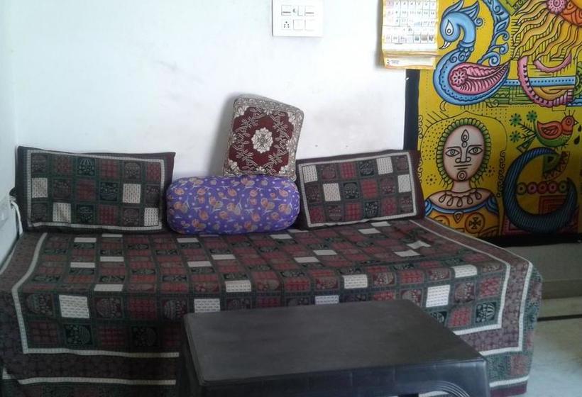 Hotel Munee Baba & Cafe 1