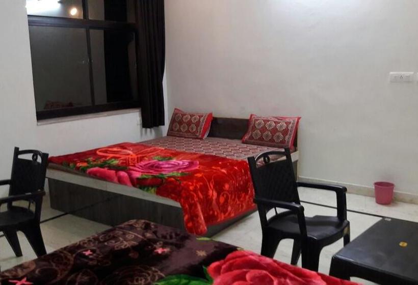 Hotel Munee Baba & Cafe 11