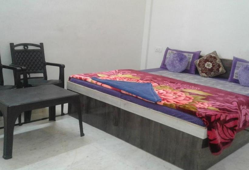 Hotel Munee Baba & Cafe 9