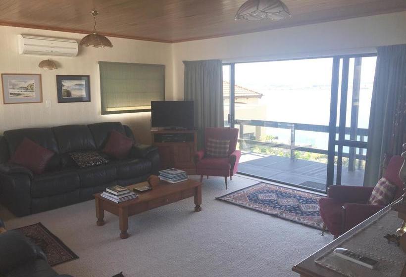 Bed and Breakfast Bay Views Acacia Bay 3