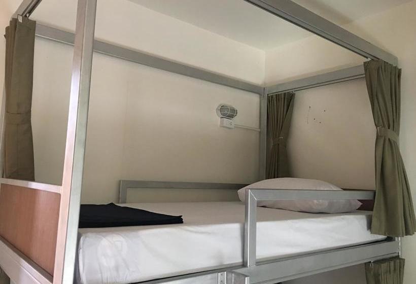 Hostel Sleep Soundly By The Sea 3