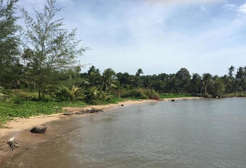 Hostel Sleep Soundly By The Sea 9