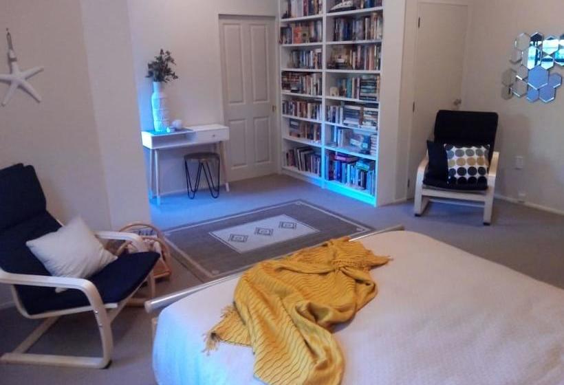 Bed and Breakfast Dream Escape For 2 4