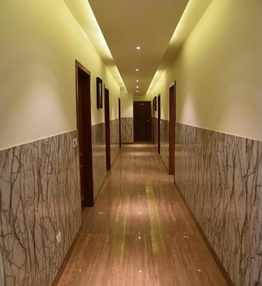 Hotel New Anand Palace 13