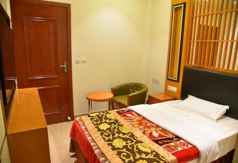 Hotel New Anand Palace 8