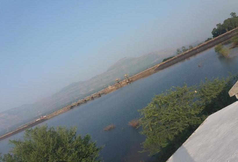 Hotel Paras Dhom Lake Homes 14