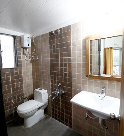 Hotel Paras Dhom Lake Homes 17