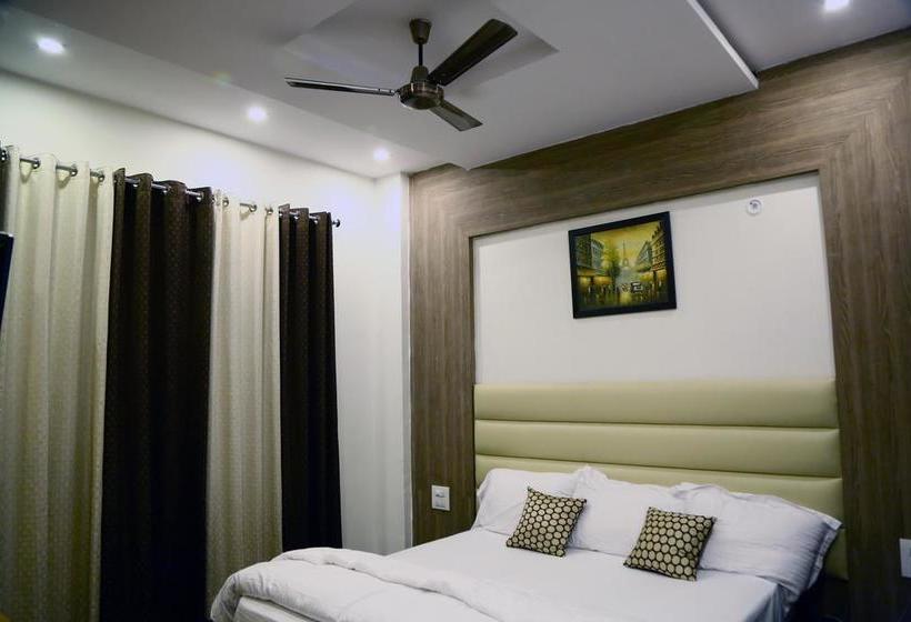 Resort Pine Queen Marketed By Petals Hotels 4