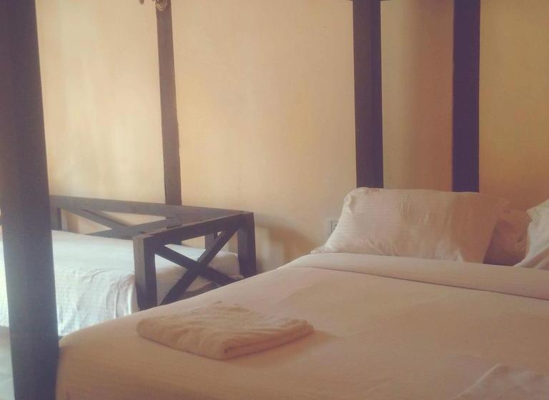 Hôtel The Village 5