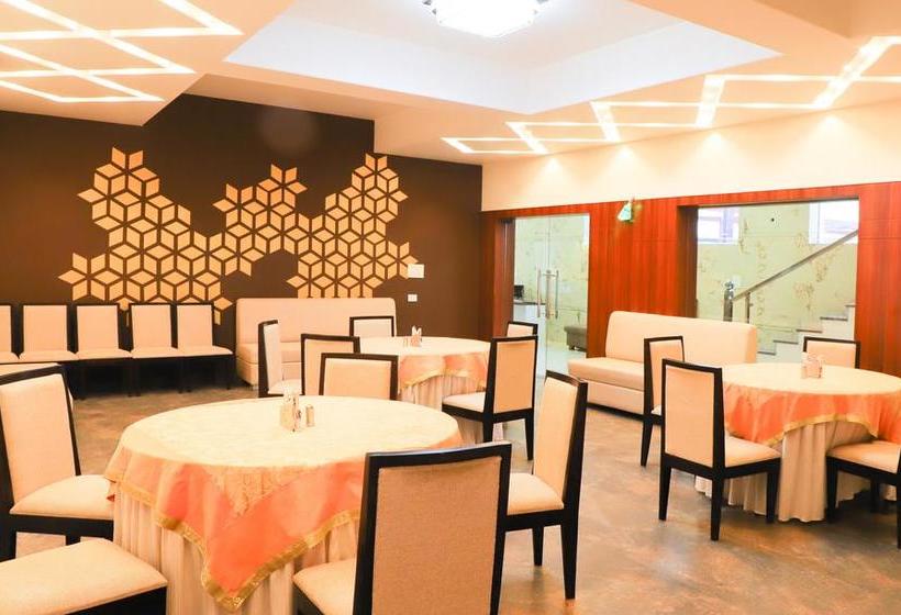 Treebo Lotus Grand Hotel & Resort 1