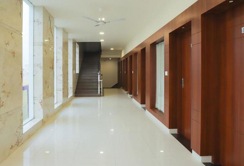 Treebo Lotus Grand Hotel & Resort 7