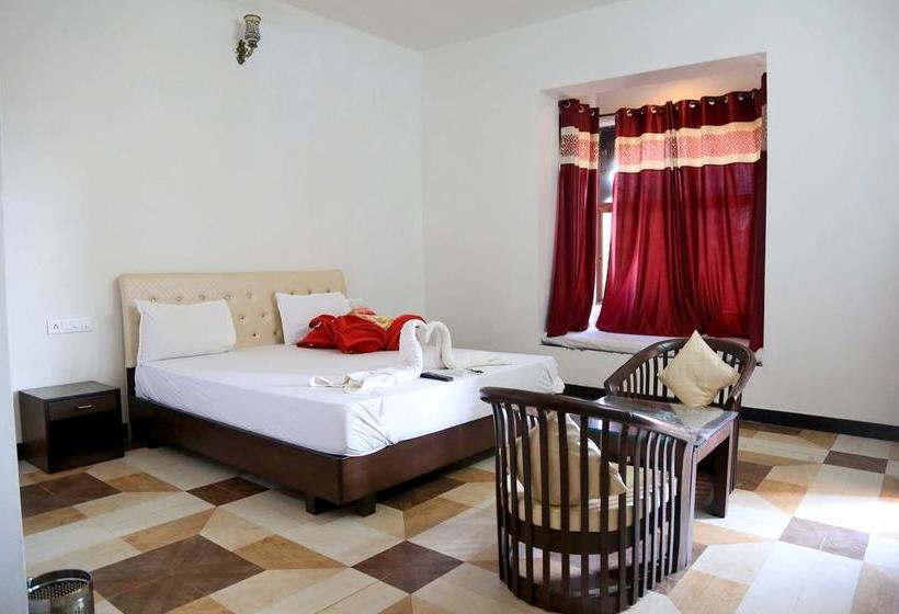 Resort The Lal Bagh 4