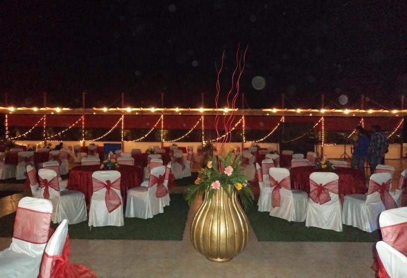 Hotel Majestic Grand 10