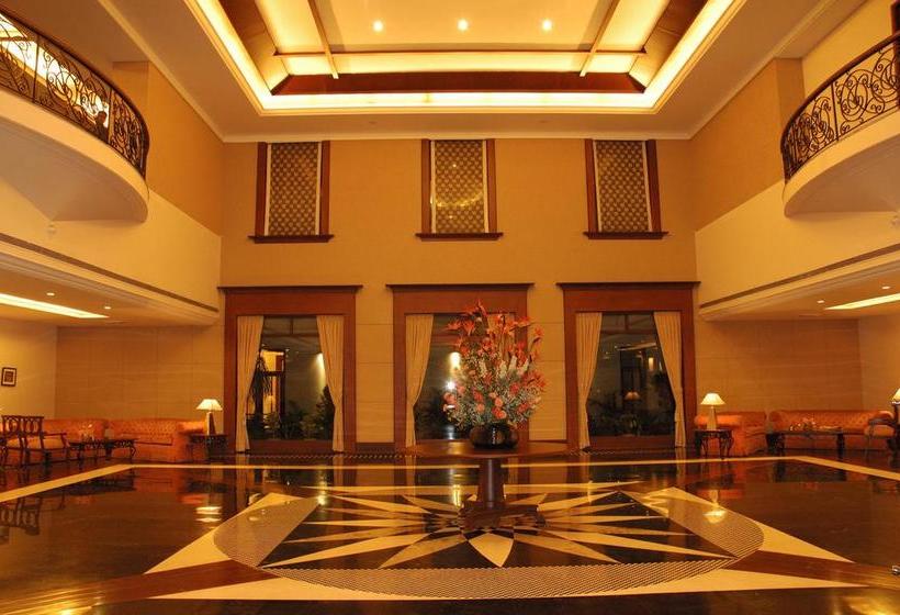 Hotel Majestic Grand 13
