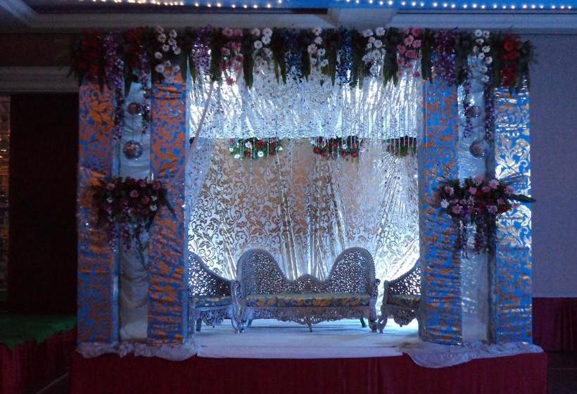 Hotel Majestic Grand 4