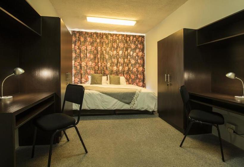 Motel The Suites On Cape 13