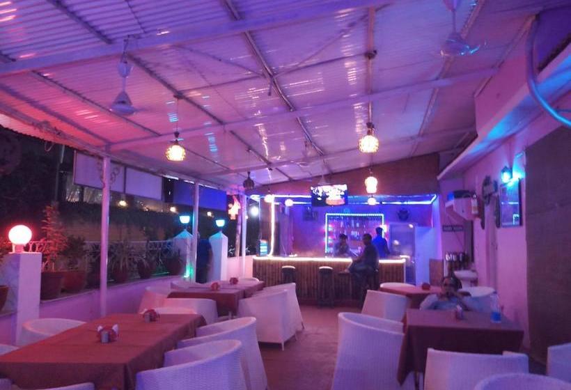 Skyone Hotel Bar & Restaurant 1