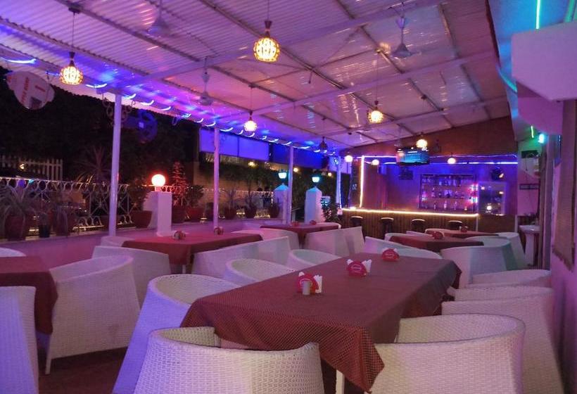 Skyone Hotel Bar & Restaurant 5