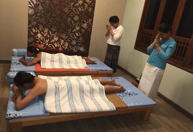 Resort Excellence Corner 17