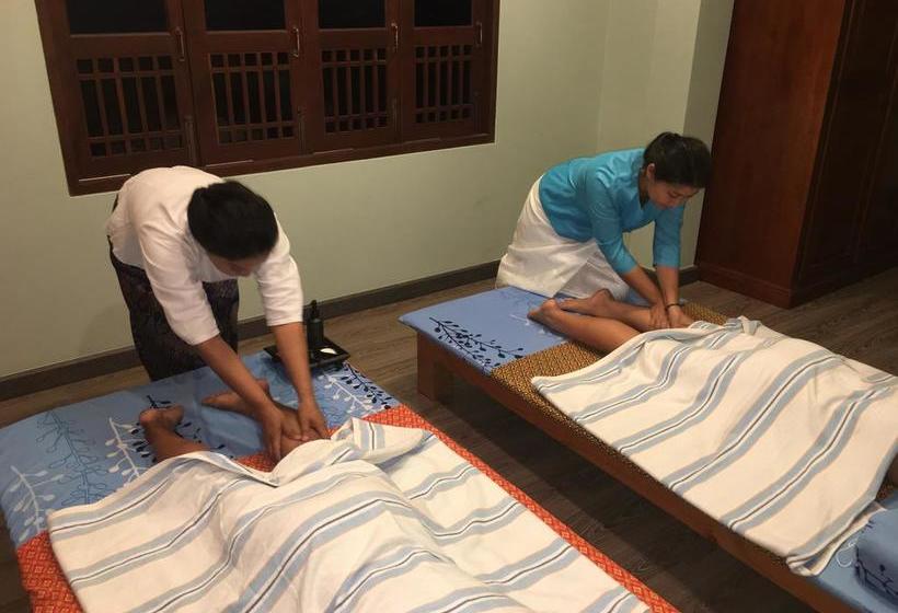 Resort Excellence Corner 18