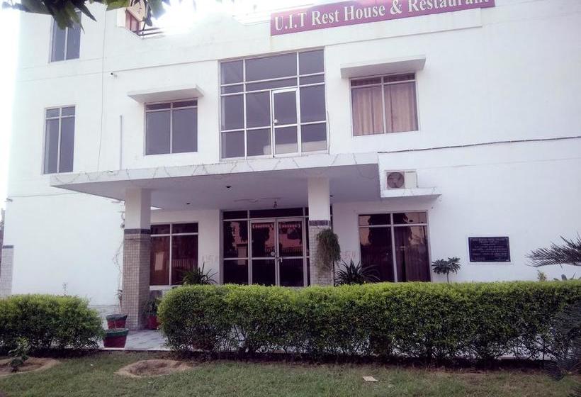 Hotel Uit Rest House And Restaurant 2