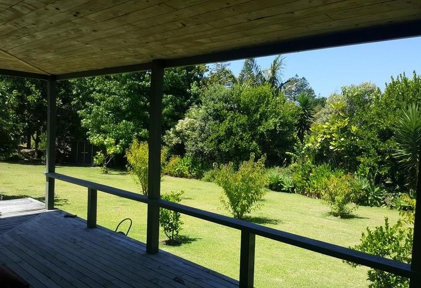 Bed and Breakfast Rustic Vs Glamour Executive Property 11