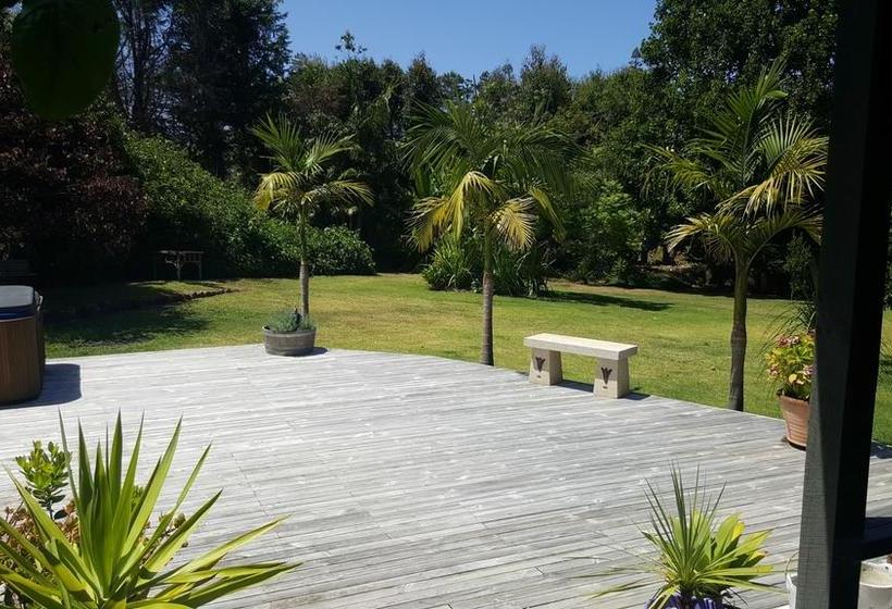 Bed and Breakfast Rustic Vs Glamour Executive Property 2