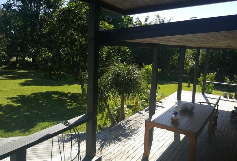 Bed and Breakfast Rustic Vs Glamour Executive Property 8