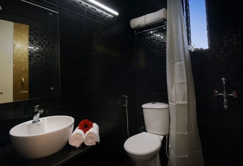 Hotel Treehouse Neptune Inn 11