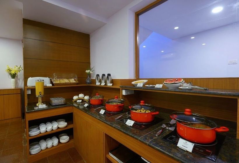 Hotel Treehouse Neptune Inn 13