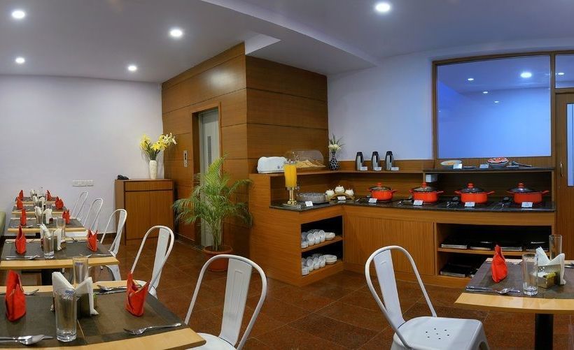 Hotel Treehouse Neptune Inn 15