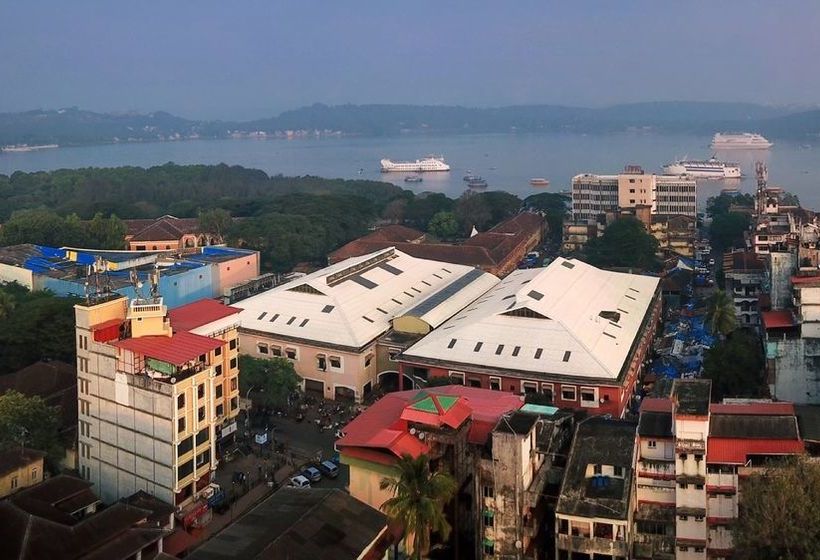 Hotel Treehouse Neptune Inn 16