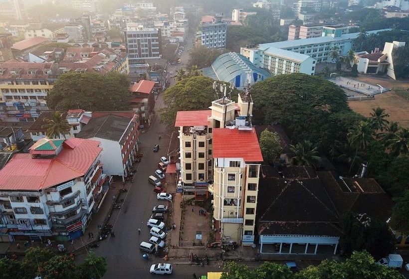 Hotel Treehouse Neptune Inn 19