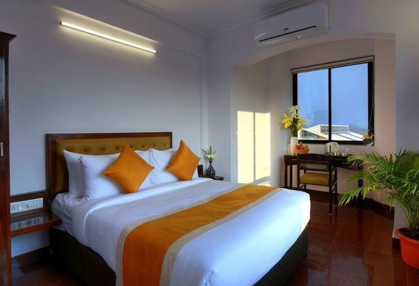 Hotel Treehouse Neptune Inn 8