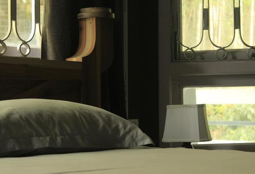 Hotel Mountain Eclipse 1