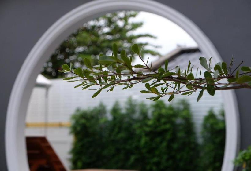 Hotel The Besavana Phuket 10